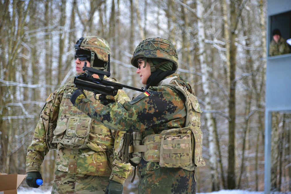 554th Military Police Company Conduct Weapons Qualification