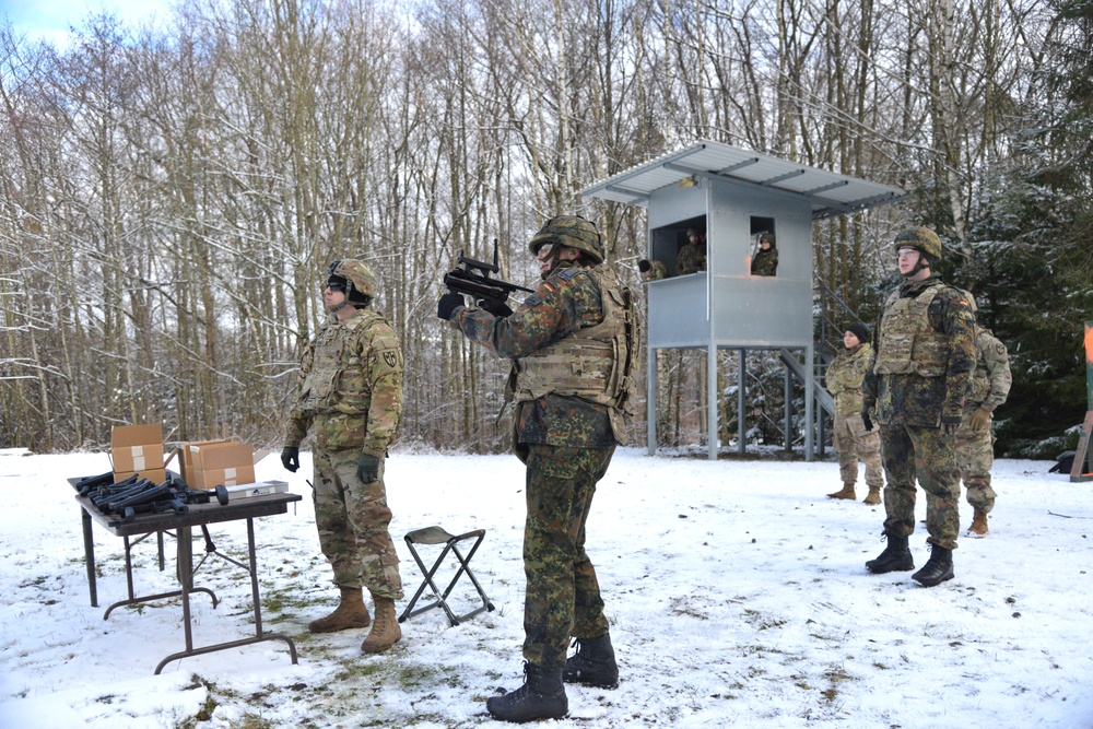 554th Military Police Company Conduct Weapons Qualification