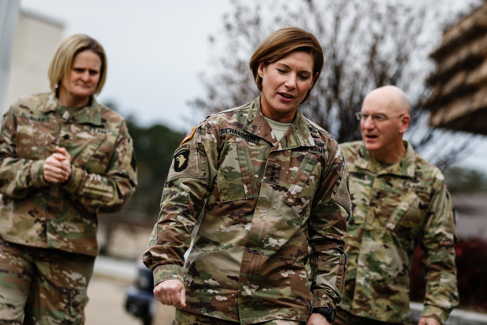 Fort Bragg, Forces Command leaders host Army Secretary