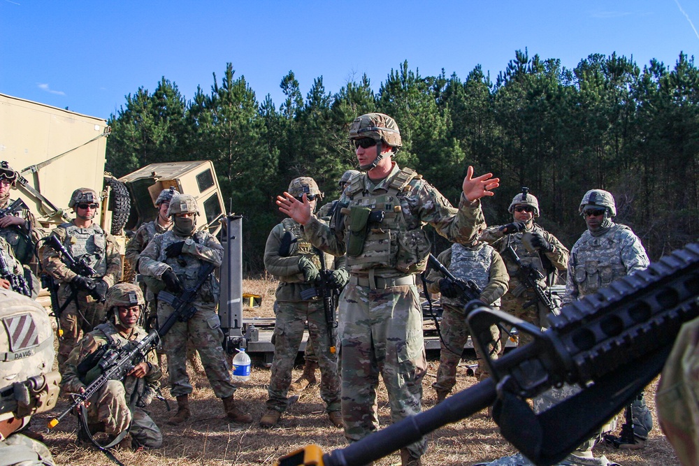 &quot;Maintainers&quot; train for National Training Center