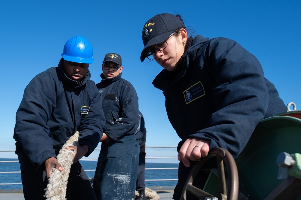 USS Leyte Gulf Particpates In COMPTUEX