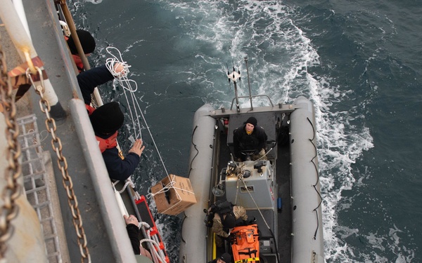USS Leyte Gulf Particpates In COMPTUEX
