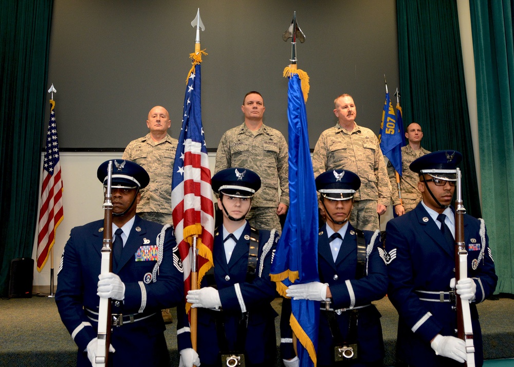 Port Dawgs welcome new commander