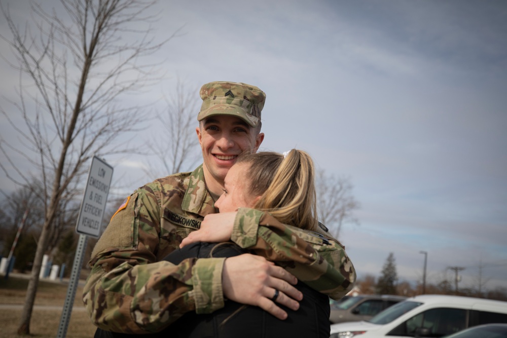 1-114th Infantry Regiment Soldiers seen off by families