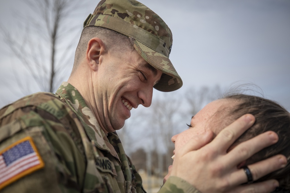 1-114th Infantry Regiment Soldiers seen off by families