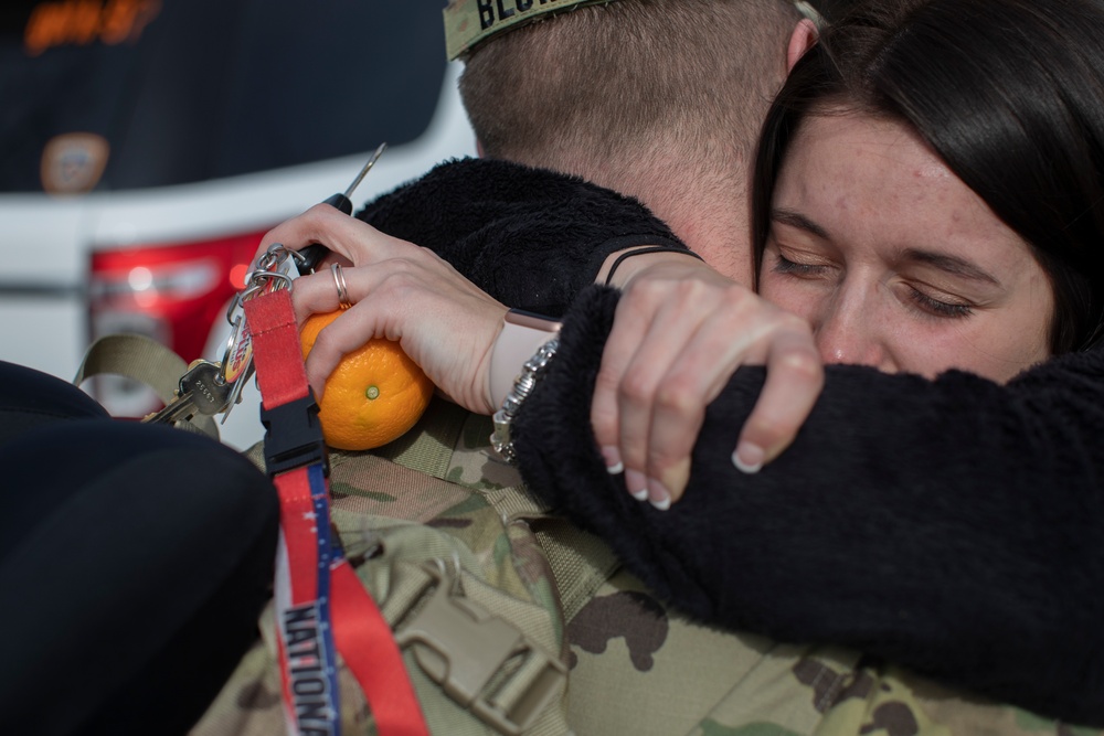 1-114th Infantry Regiment Soldiers seen off by families