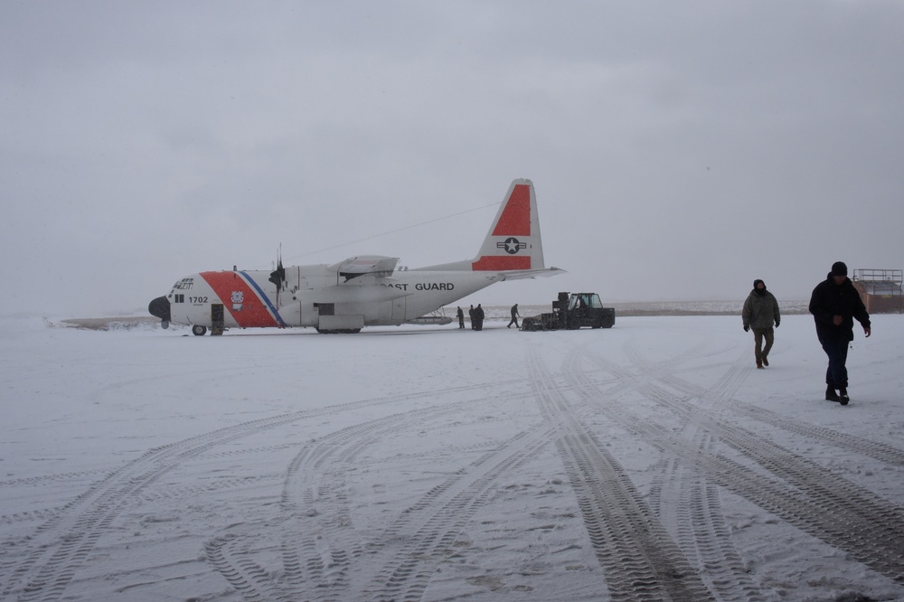 Coast Guard aircrews prepare to open FOL St. Paul