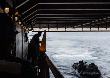 USS Harpers Ferry Conducts Well Operations