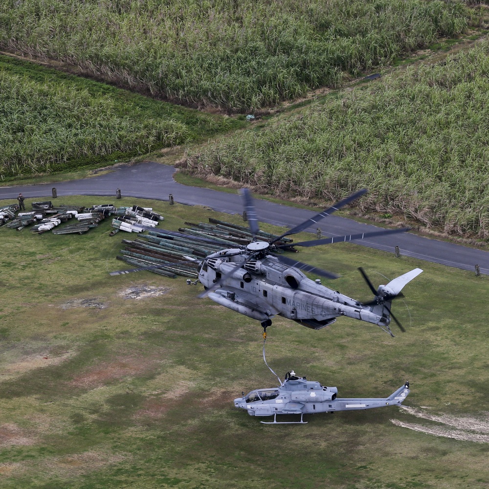 HMH-465 Successfully Recovers AH-1Z Viper Helicopter