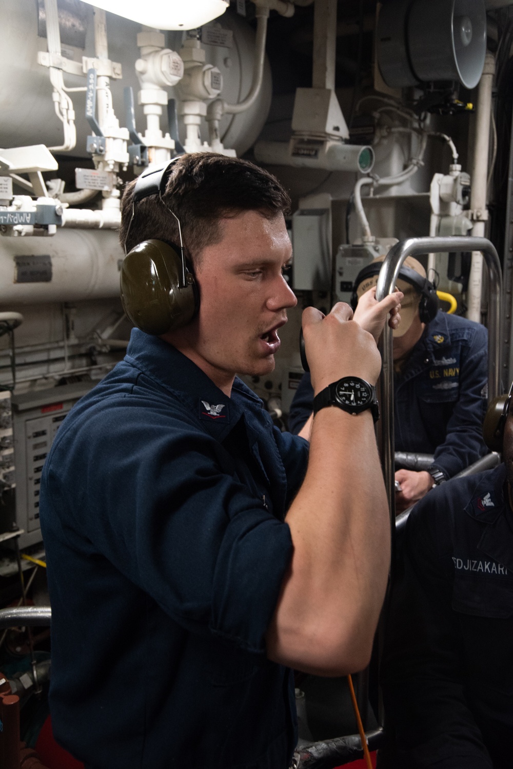 USS Chief conducts engineering drills