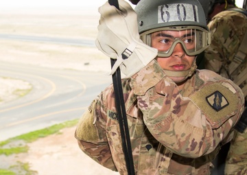 Service Members Graduate USARCENT's Air Assault School