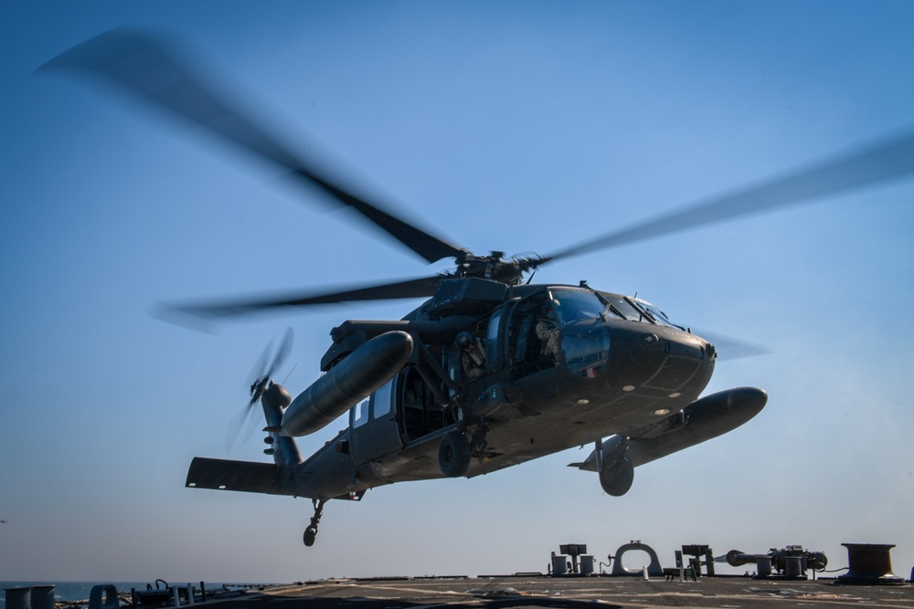 UH-60 Black Hawk lands aboard USS Mitscher