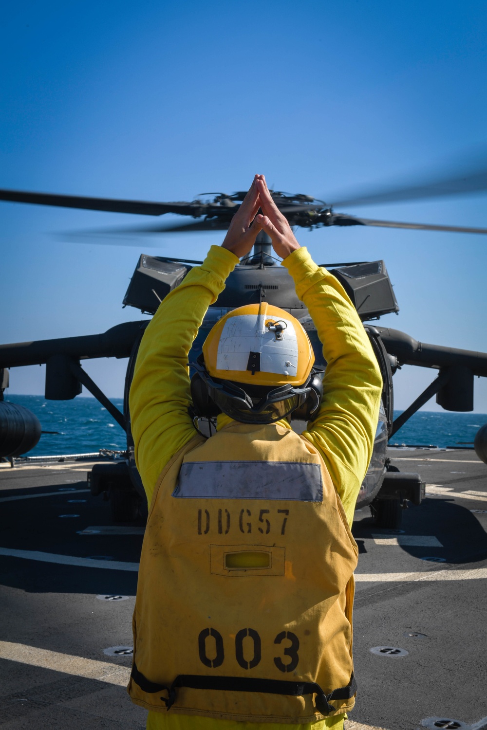 UH-60 Black Hawk lands aboard USS Mitscher