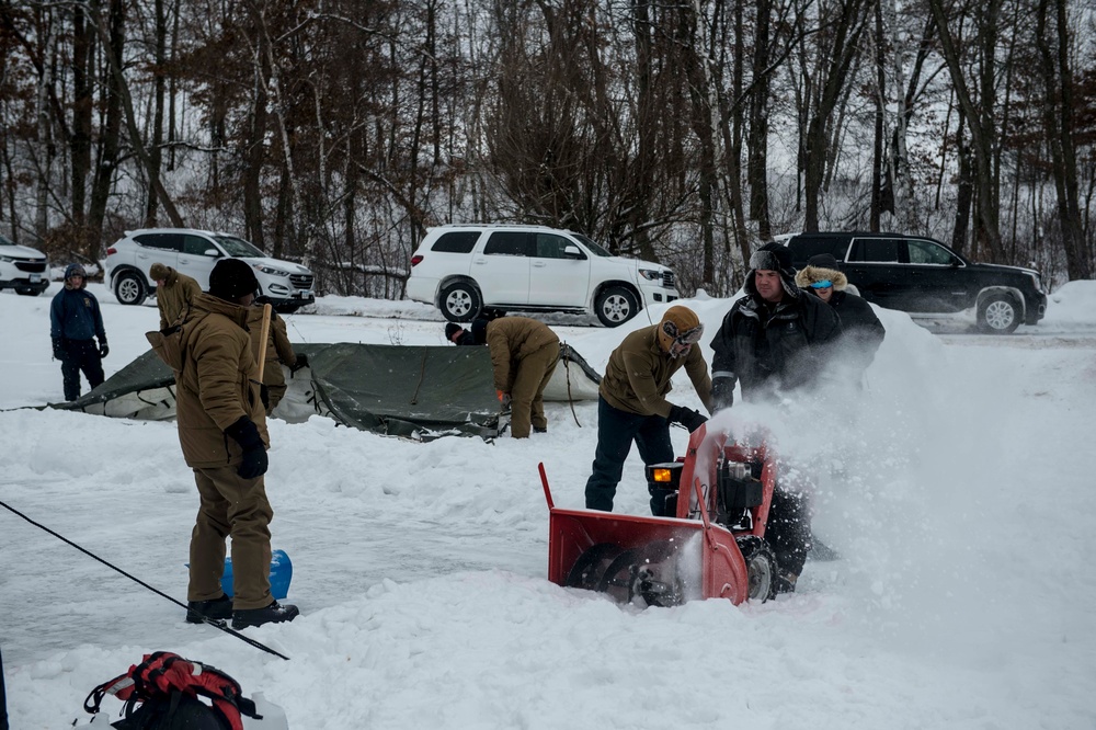 Divers Participate in Ice Diving Training