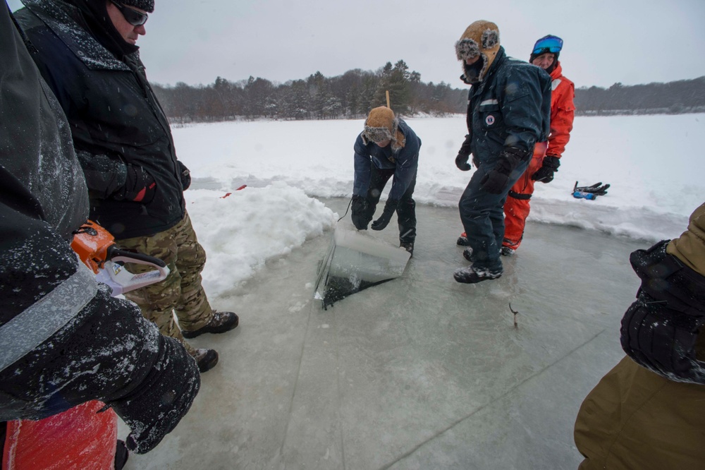 Divers Participate in Ice Diving Training