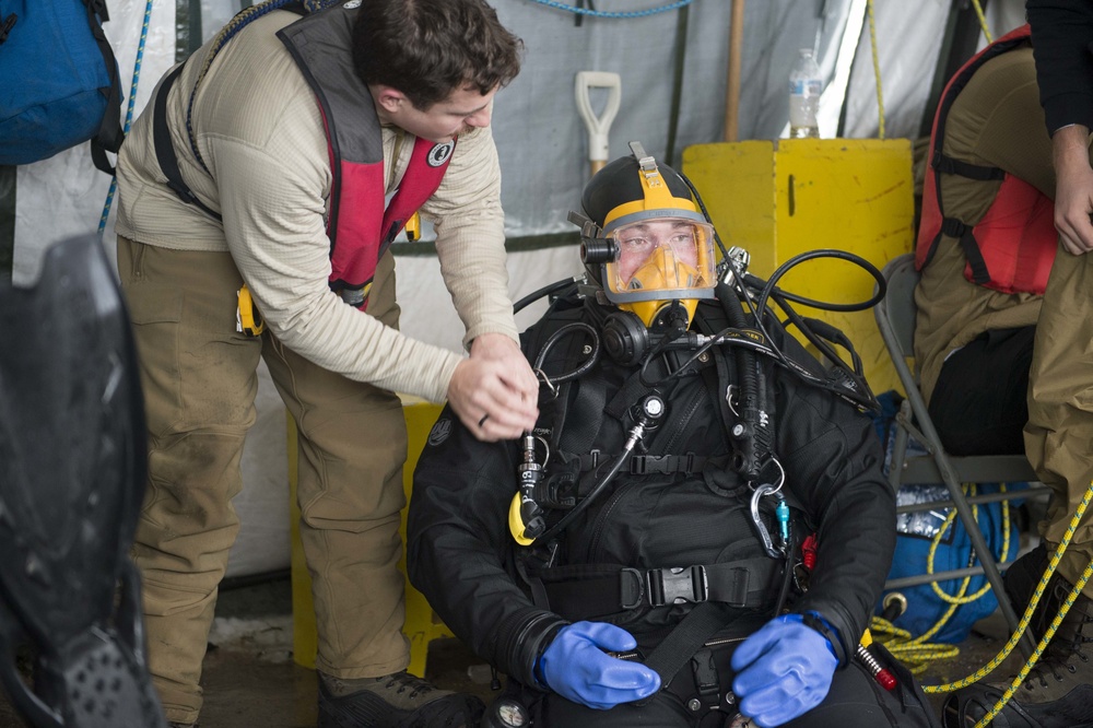 Divers Participate in Ice Diving Training