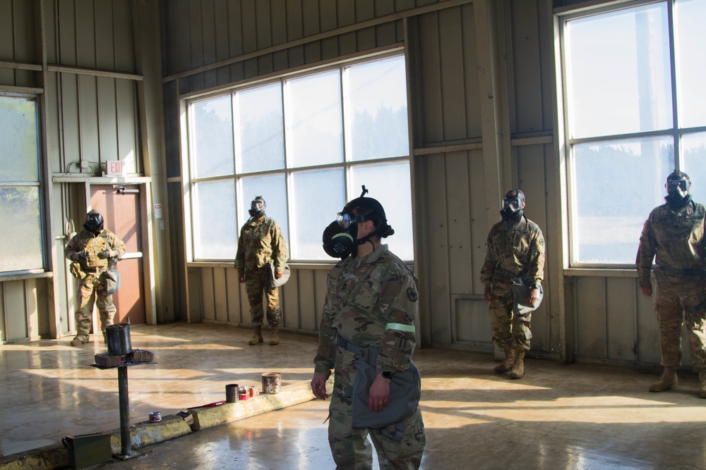 Soldiers train with new CBRN protective equipment