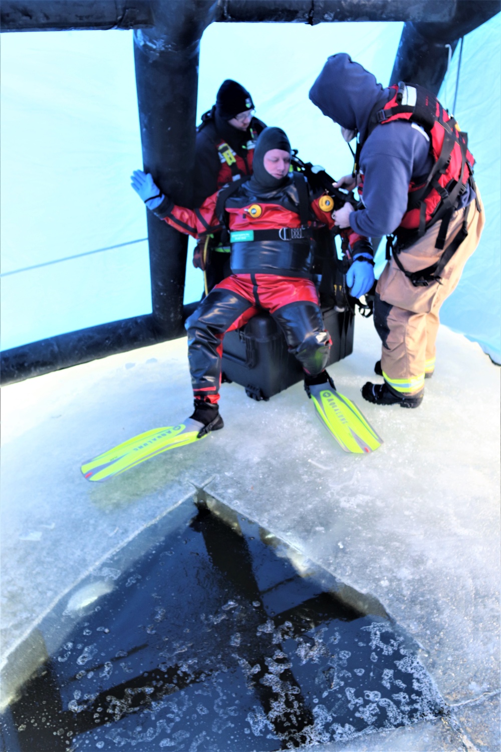Fort McCoy firefighters learn, practice diving under ice