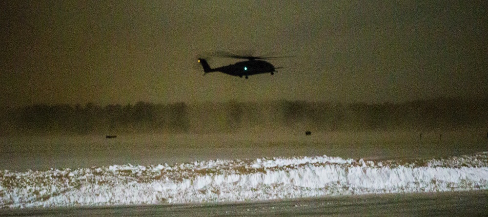 HMH-464 conducts night flight ops during cold weather training