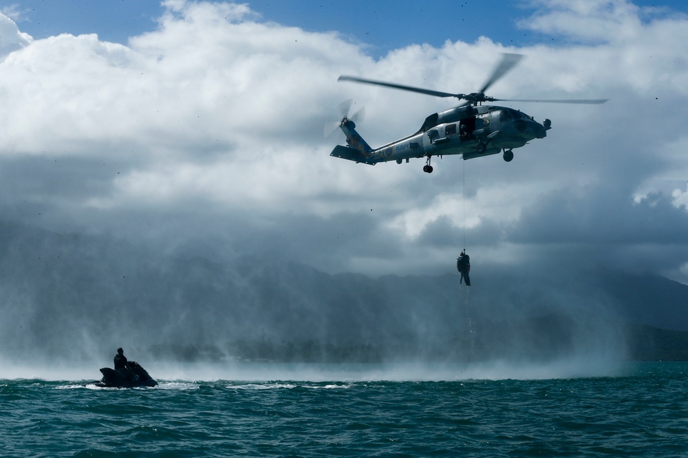 U.S. Marines, Navy squadrons train for water rescue