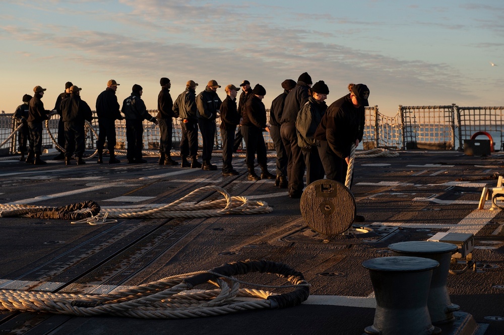 USS Nitze Engages in COMPTUEX