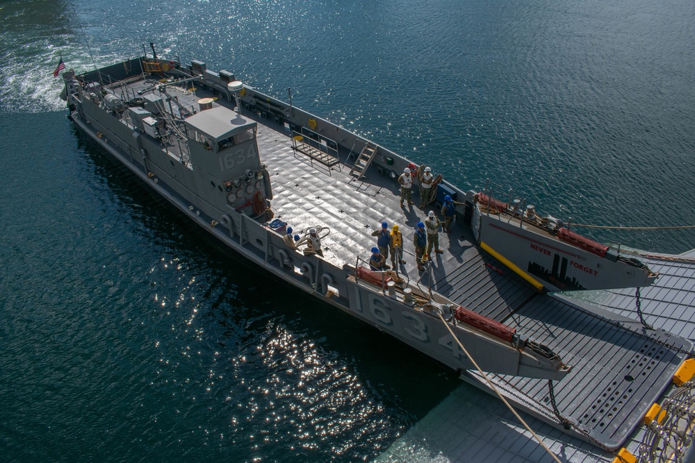 USS Germantown Conducts Stern Gate Marriage