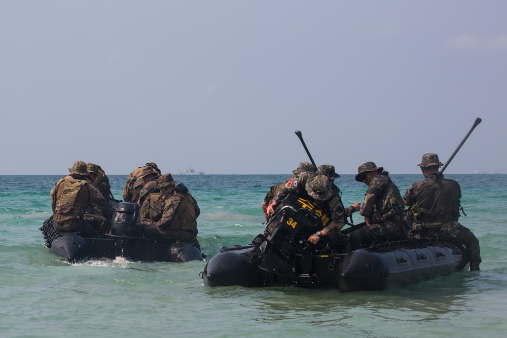 Cobra Gold 19: U.S., ROK, and Royal Thai Marines rehearse an amphibious assault