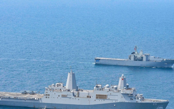 Photo Ex USS Green Bay (LPD 20) and Royal Thai Navy ship HTMS Angthong (LPD 791)