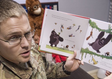 USO reading program brings AUAB families closer