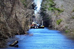 Norfolk crane barge pulls rehab of material placement site
