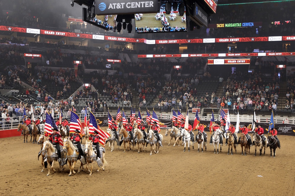 U.S. Army Soldiers honored at rodeo