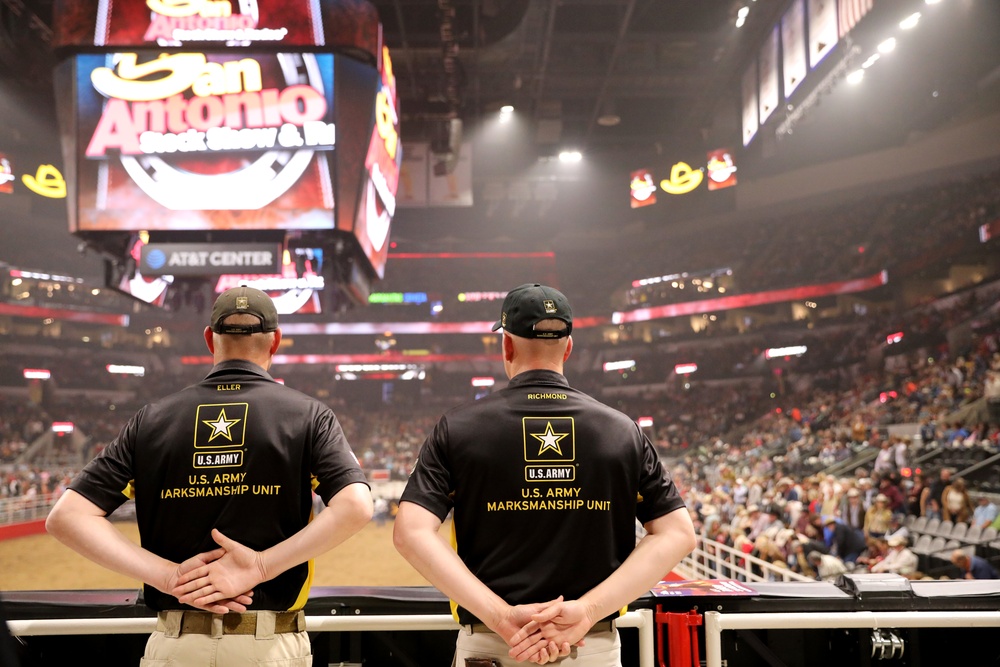 Army Soldiers honored at Texas rodeo