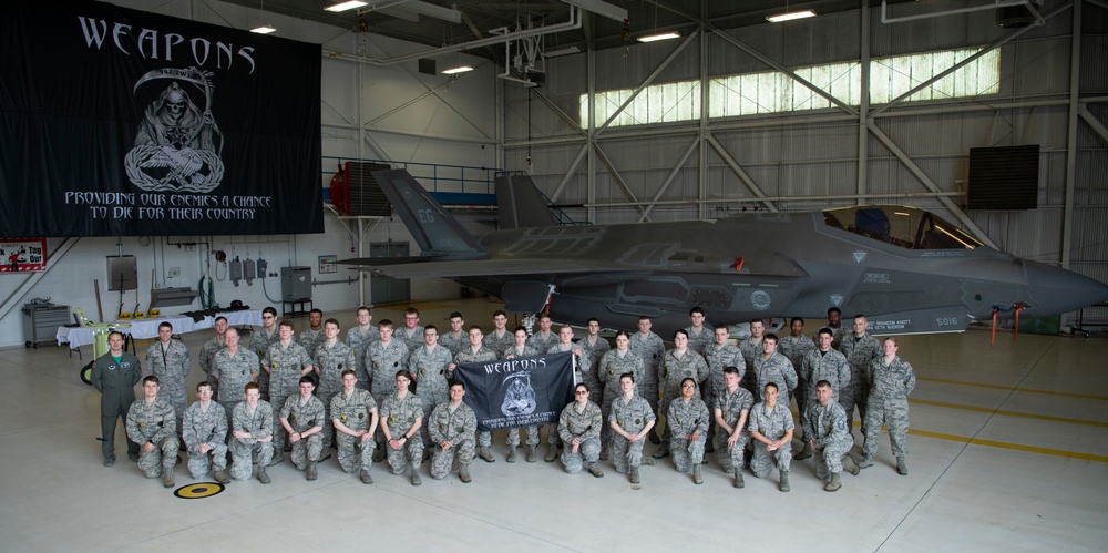 Lee’s Summit High School’s Air Force JROTC Cadet Visit the 33rd Fighter Wing