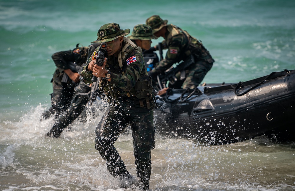 Cobra Gold 19: Royal Thai, ROK, US conduct amphibious assault exercise at Hat Yao Beach