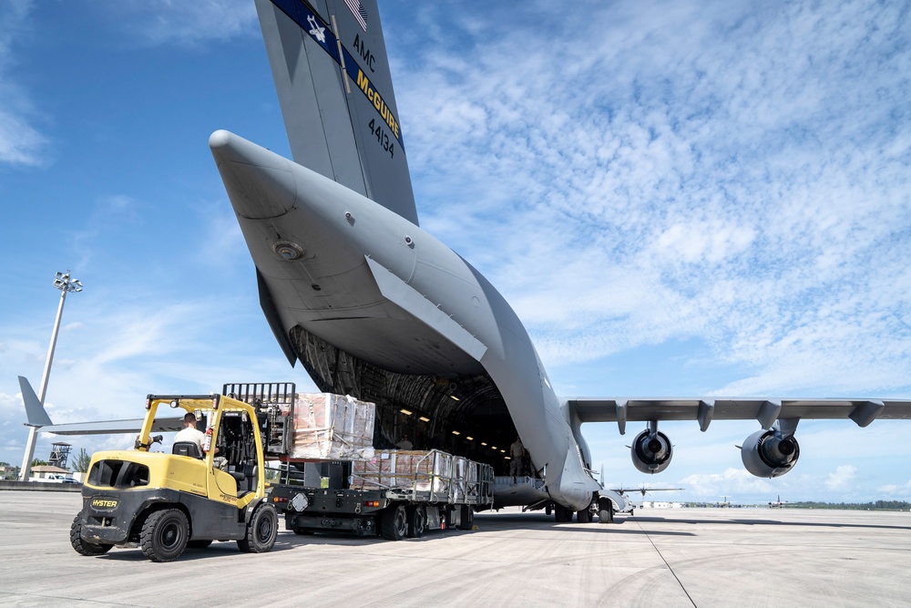 U.S. Air Force delivers aid for Venezuelans