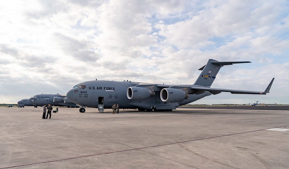 U.S. Air Force delivers aid for Venezuelans
