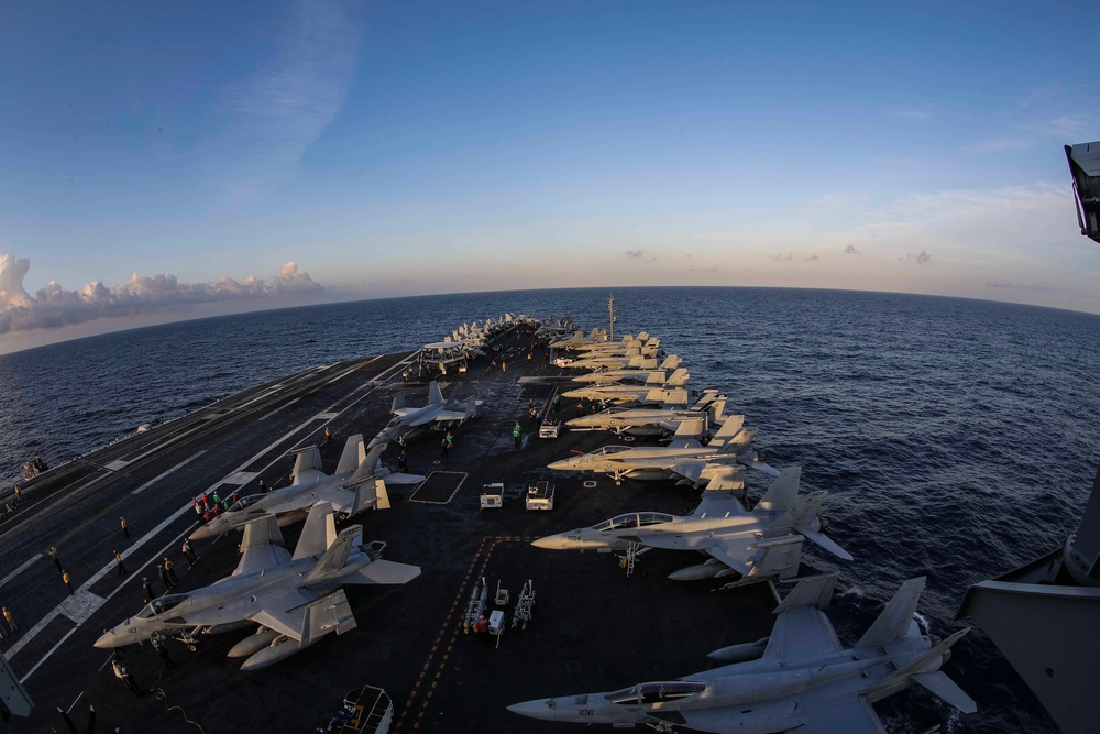 DVIDS - Images - flight deck; USS Abraham Lincoln; CVN 72; COMPTUEX ...