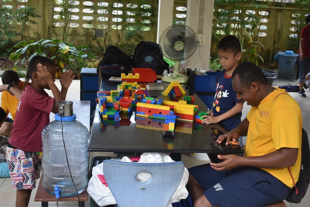 Cobra Gold 19: US sailors with VP-16 conduct community relations with children in Chon Buri
