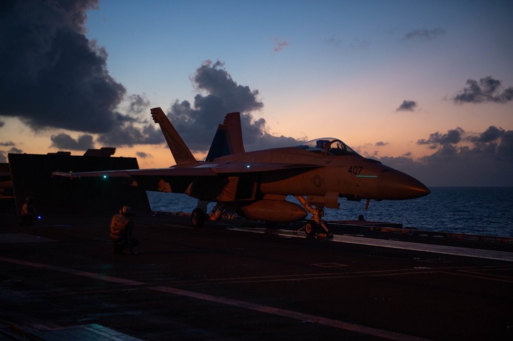 An F/A-18E Super Hornet prepares to launch off the flight deck