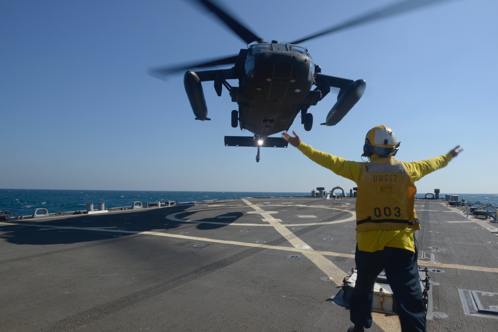 U.S. Army, Navy partner for joint aviation training in Arabian Gulf