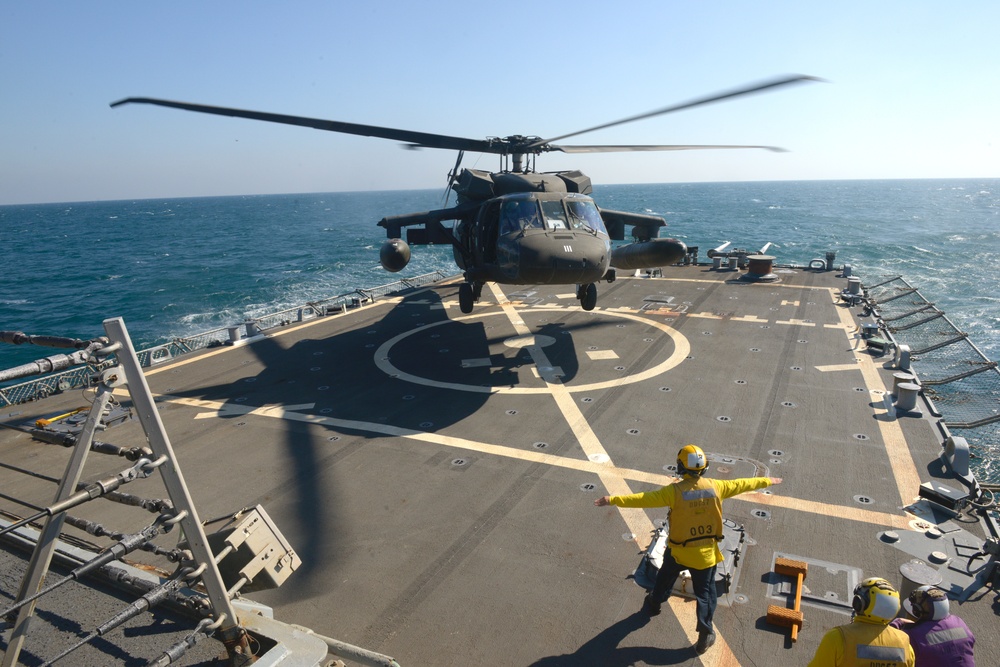 U.S. Army, Navy partner for joint aviation training in Arabian Gulf