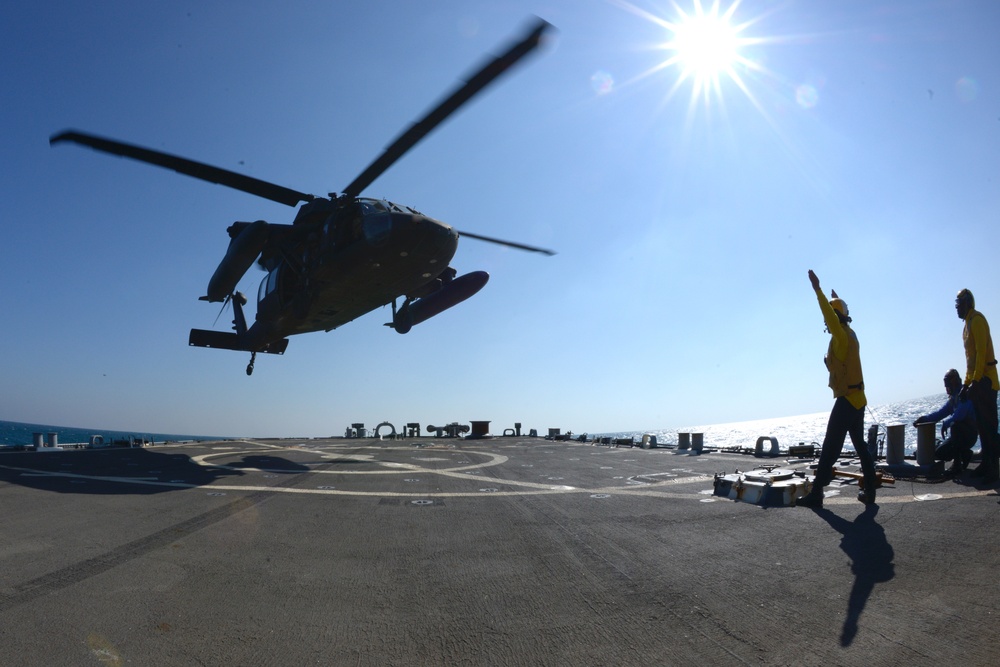 U.S. Army, Navy partner for joint aviation training in Arabian Gulf