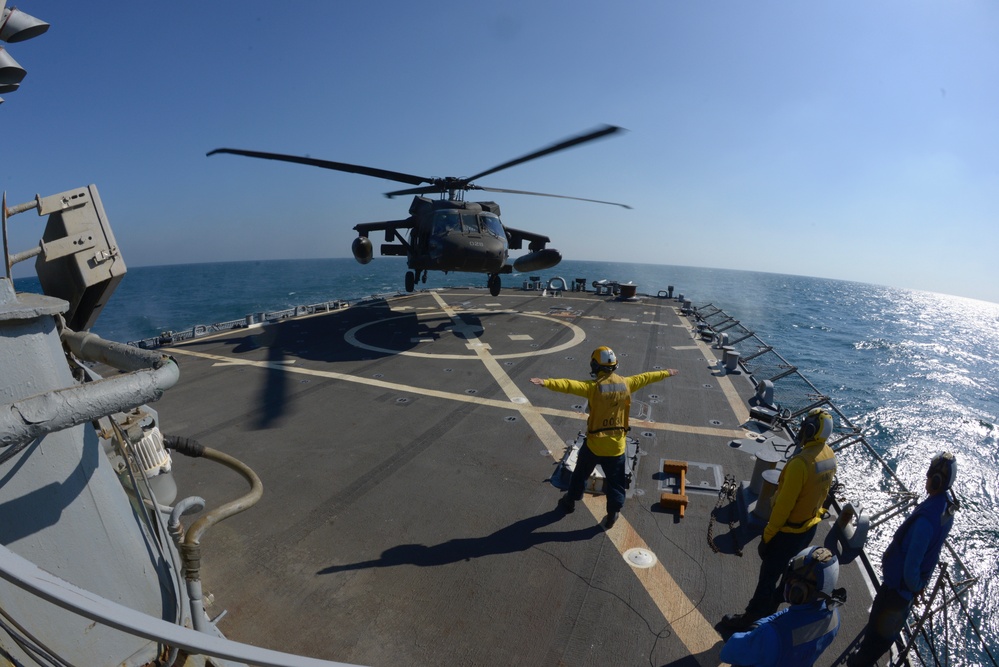 U.S. Army, Navy partner for joint aviation training in Arabian Gulf