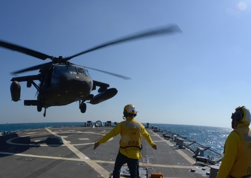 U.S. Army, Navy partner for joint aviation training in Arabian Gulf