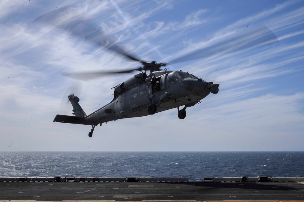 USS Kearsarge Cargo Offload