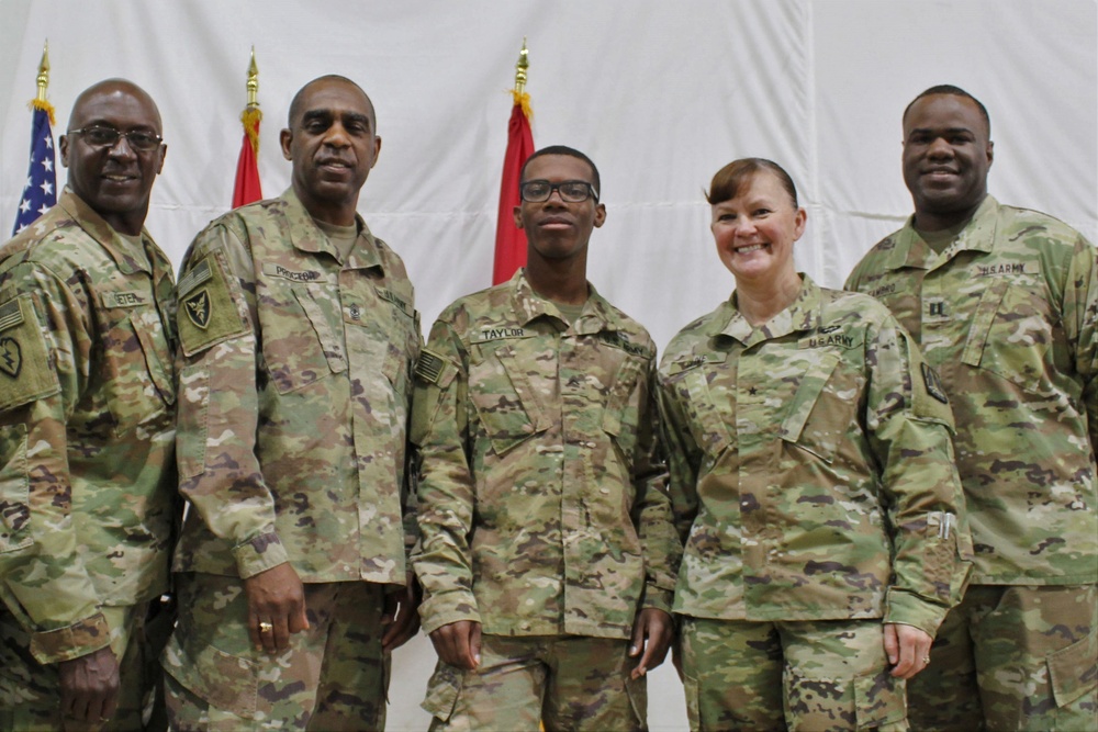 Signal Soldier graduates Air Assault School Class 301-19 at Camp Buehring, Kuwait