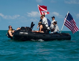 EODMU 5 particpates in dive exercises with Royal Thai Navy EOD during Cobra Gold
