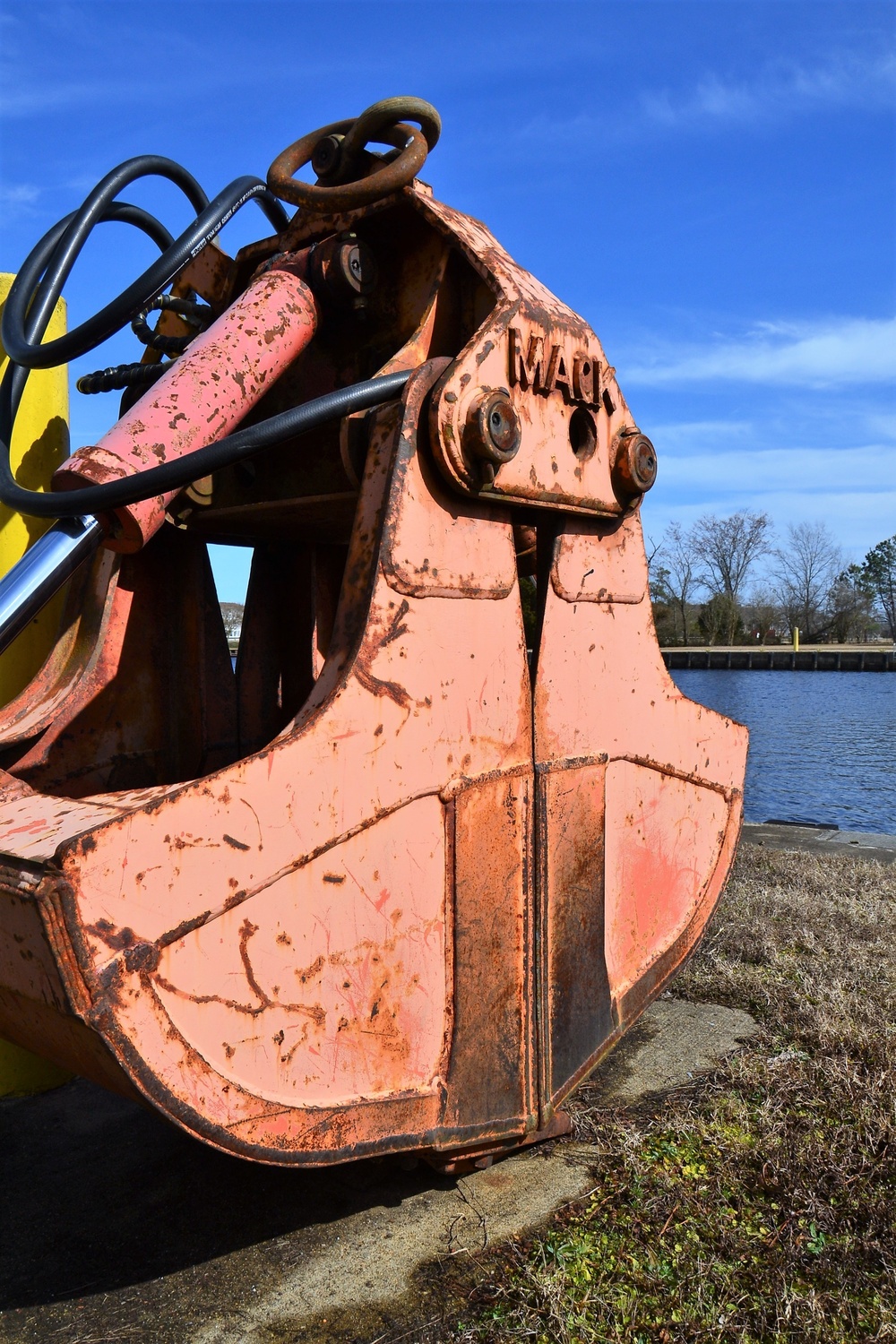 Great Bridge Lock prepares for valve change