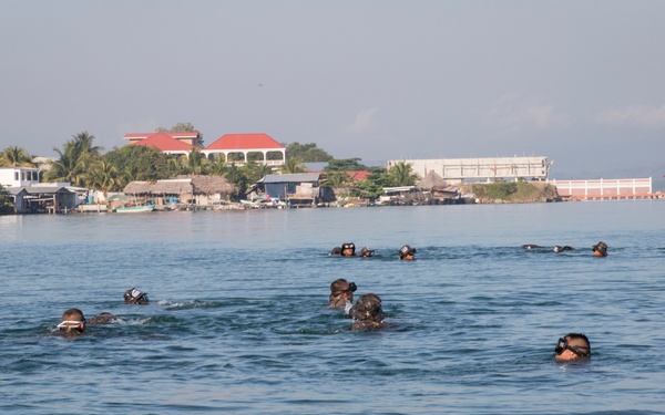 Colombian Marines conduct riverine operations with Guatemalan partners