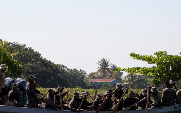Colombian Marines conduct riverine operations with Guatemalan partners